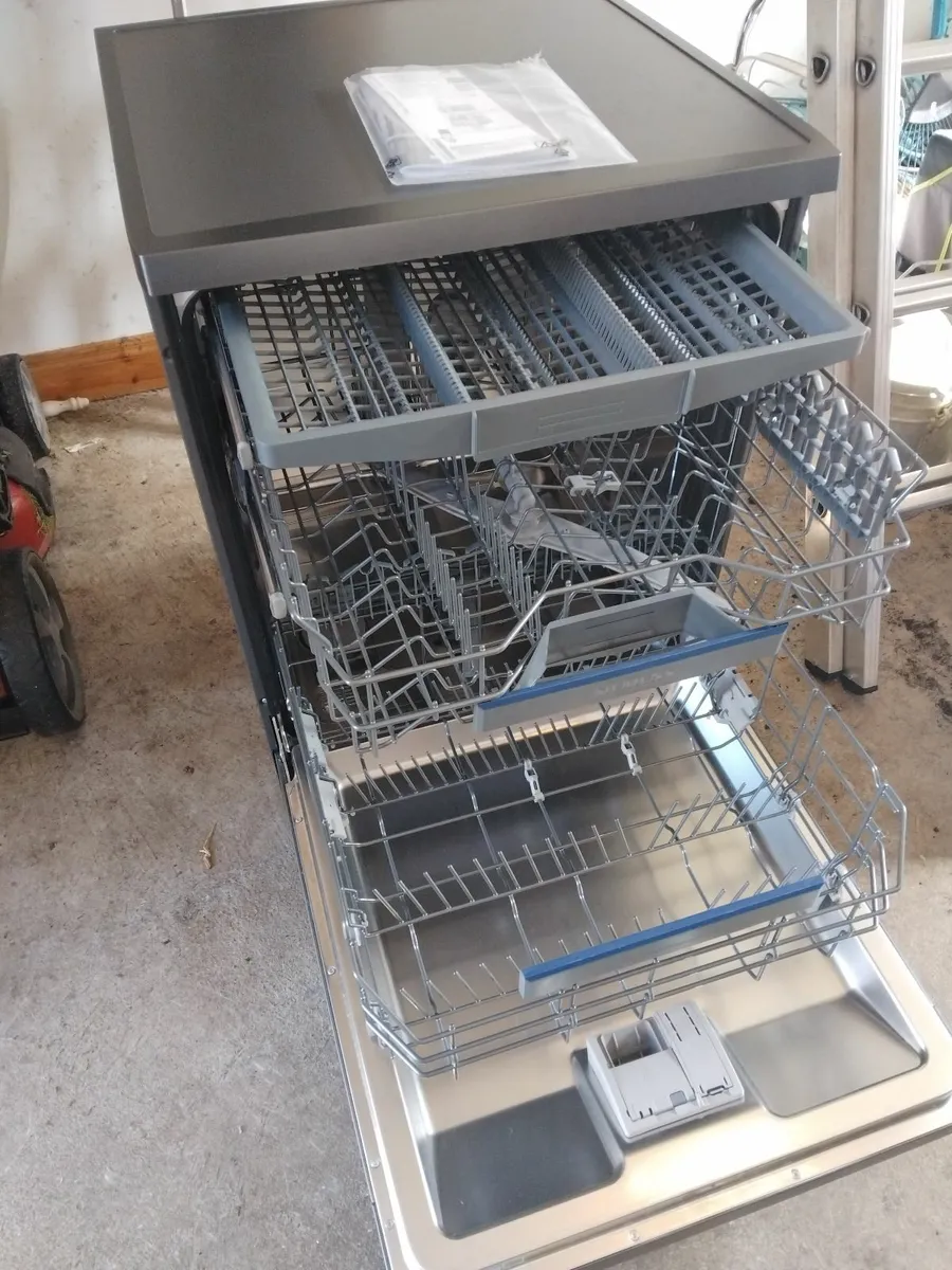 Dishwasher - Image 4