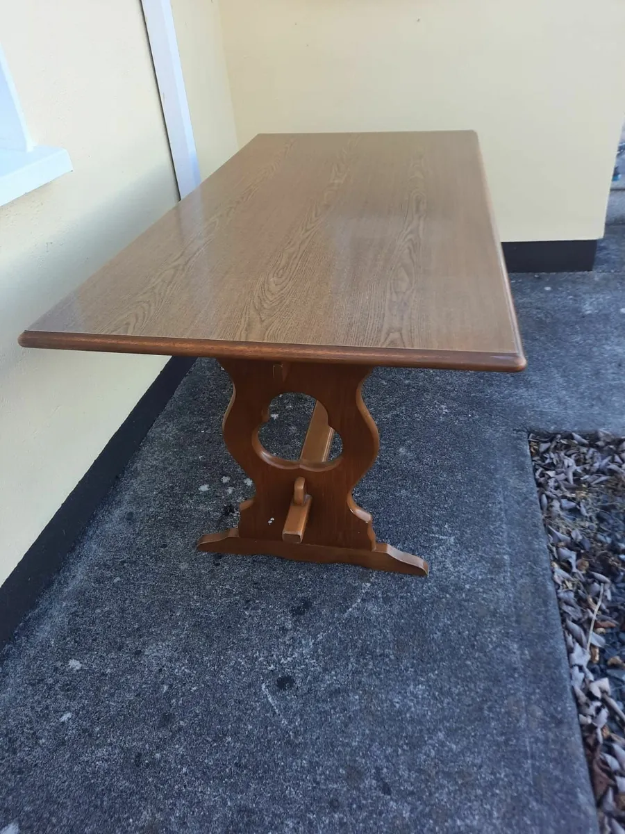 Kitchen table - Image 1