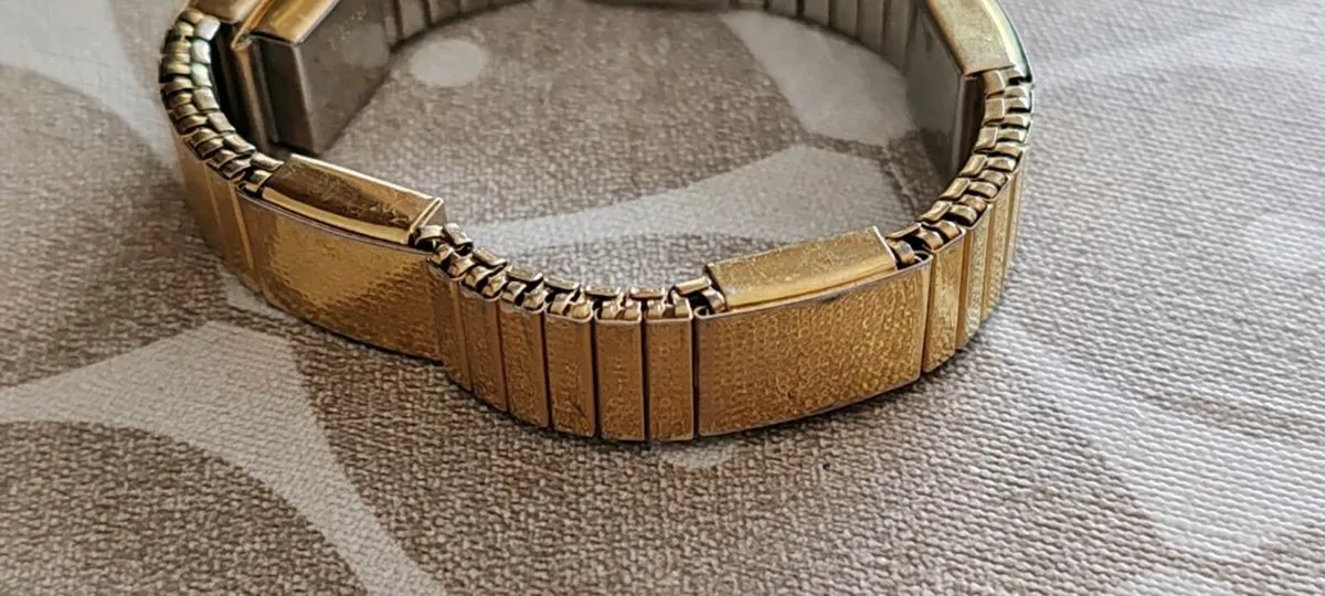 Vintage gold tone watch bracelet - Image 1