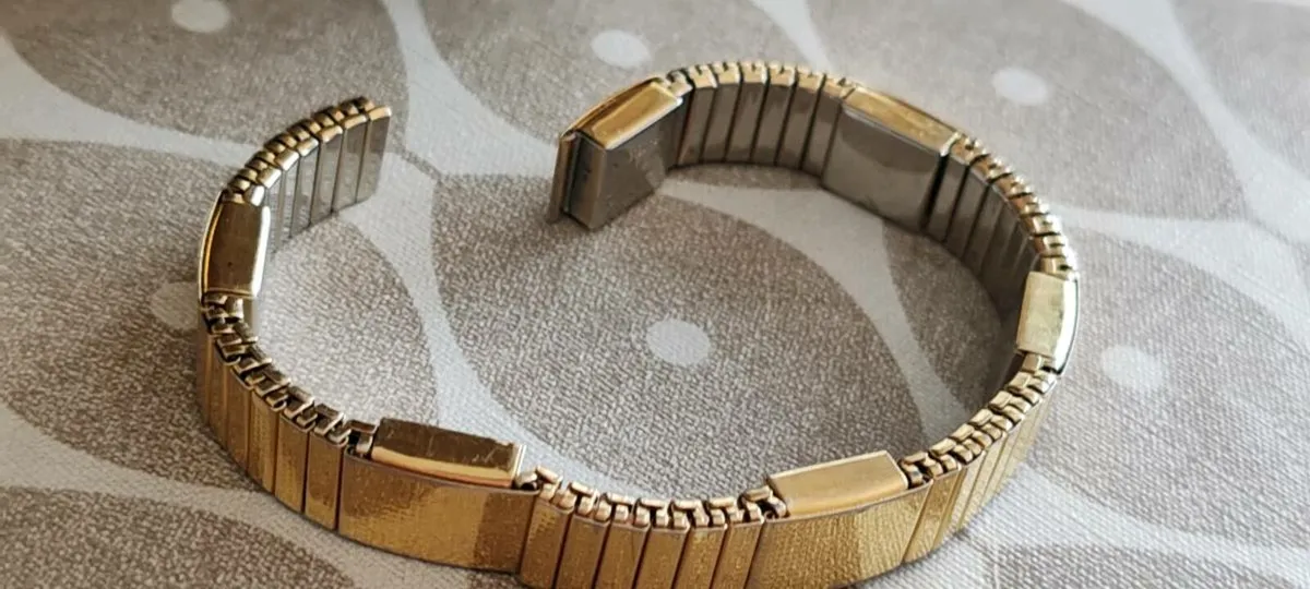 Vintage gold tone watch bracelet - Image 2