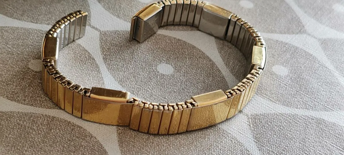 Vintage gold tone watch bracelet - Image 3