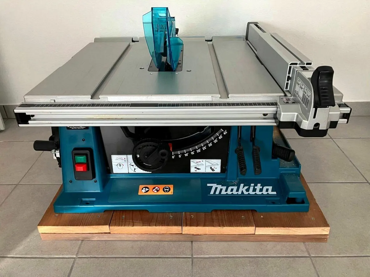 Makita Table Saw 1650W 260mm 230v - Image 1