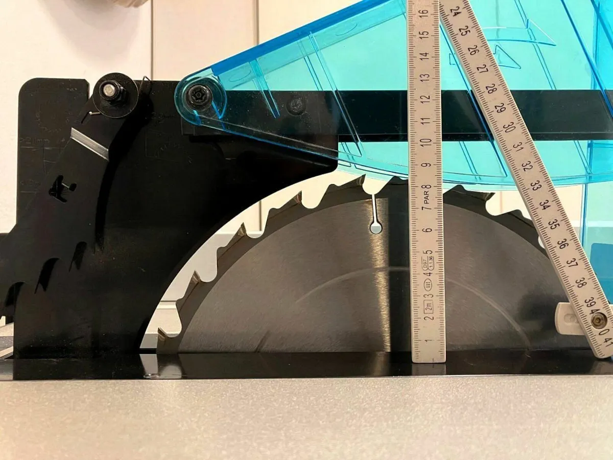 Makita Table Saw 1650W 260mm 230v - Image 4