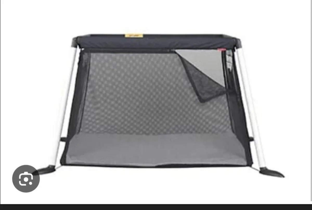phil&teds Travel Cot - Image 1