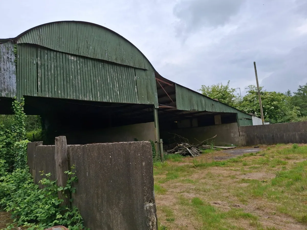 Farm sheds for rent with small yard - Image 3