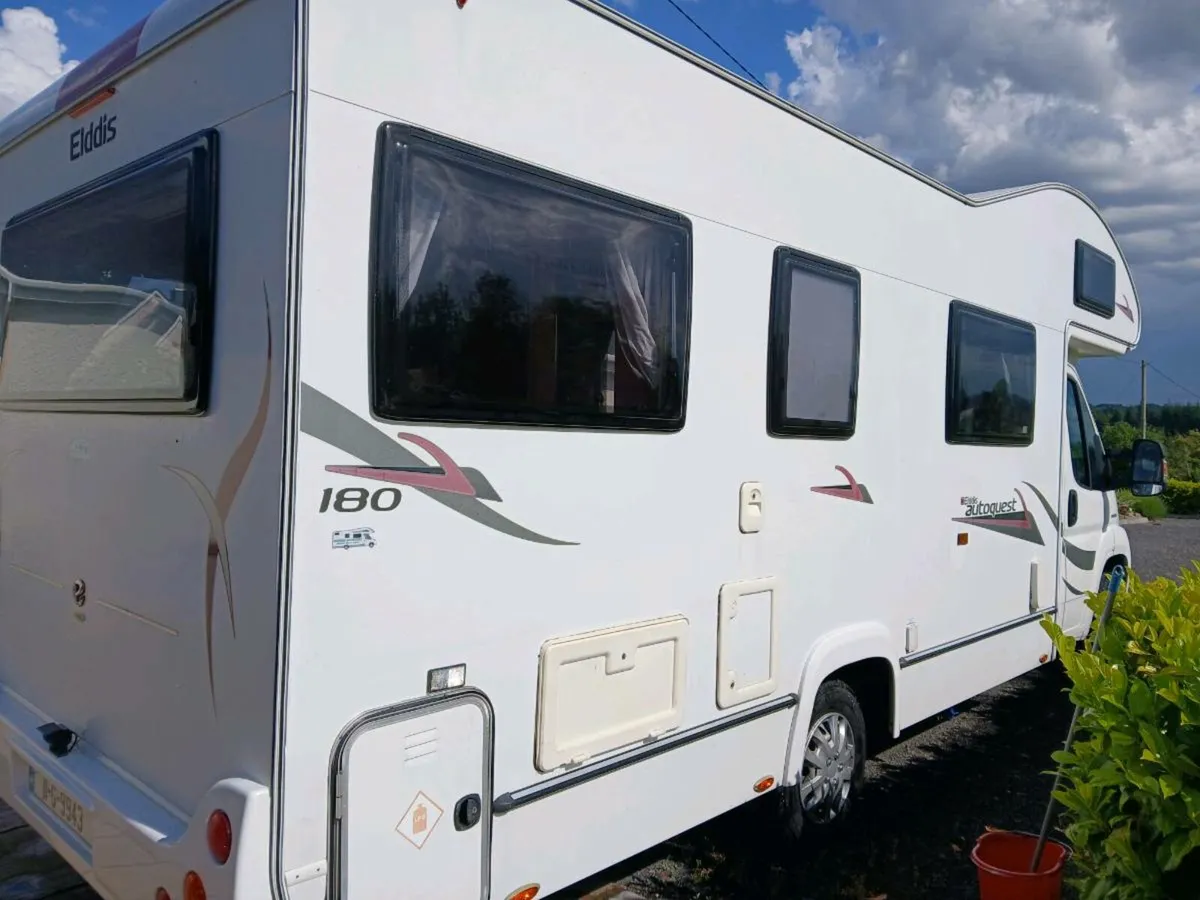 Motorhome - Image 4