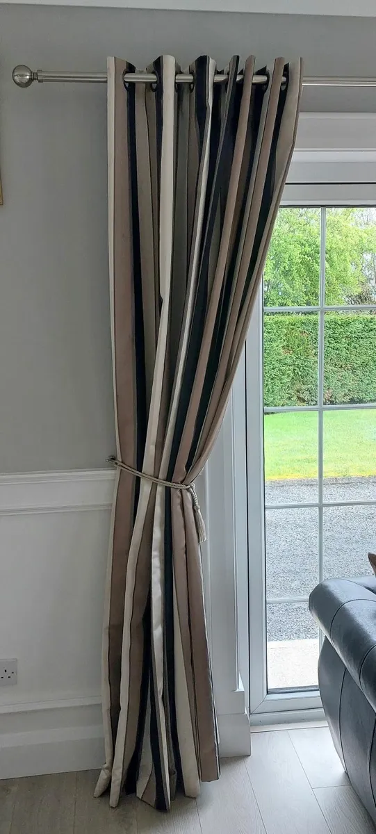 Curtains - Image 1