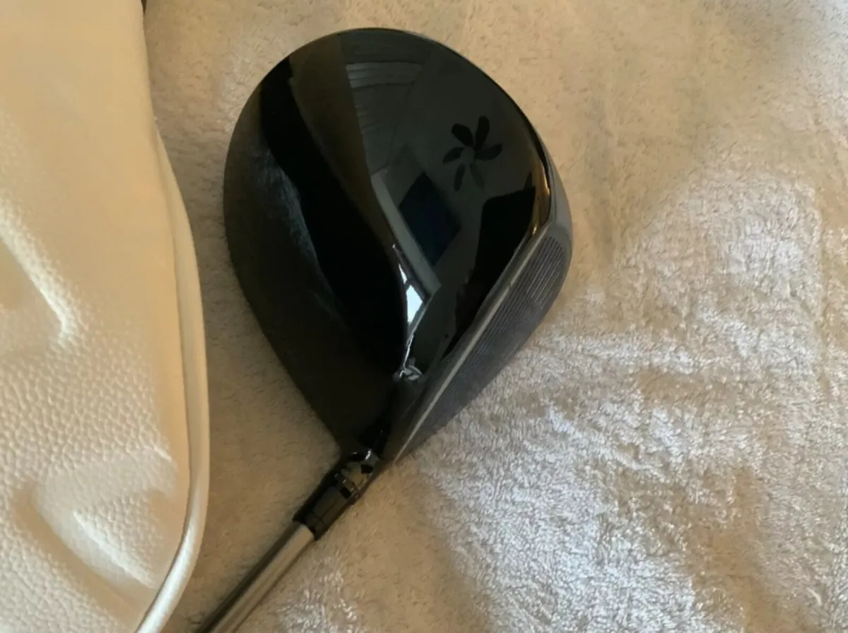 Taylormade Qi10 max Driver left handed - Image 3