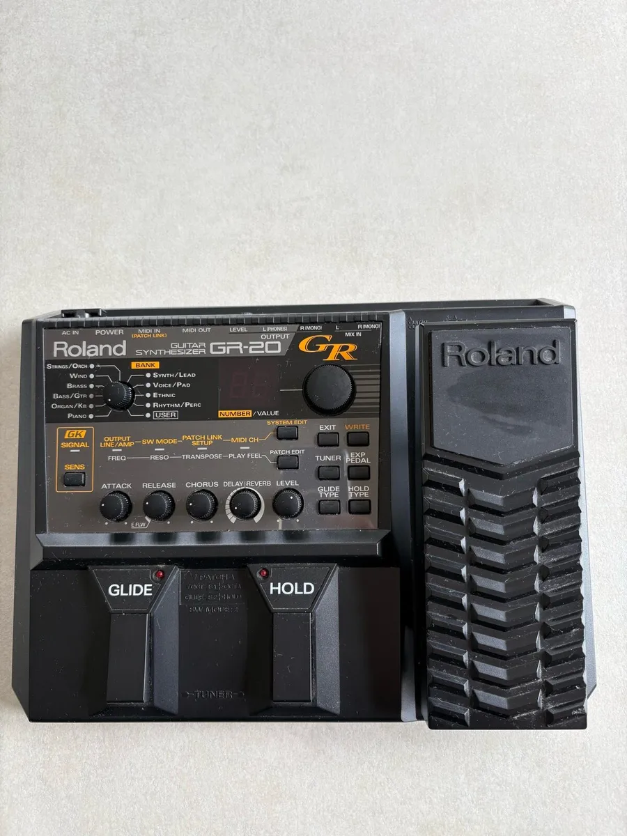 Roland GR20 Guitar Synthesizer. - Image 1