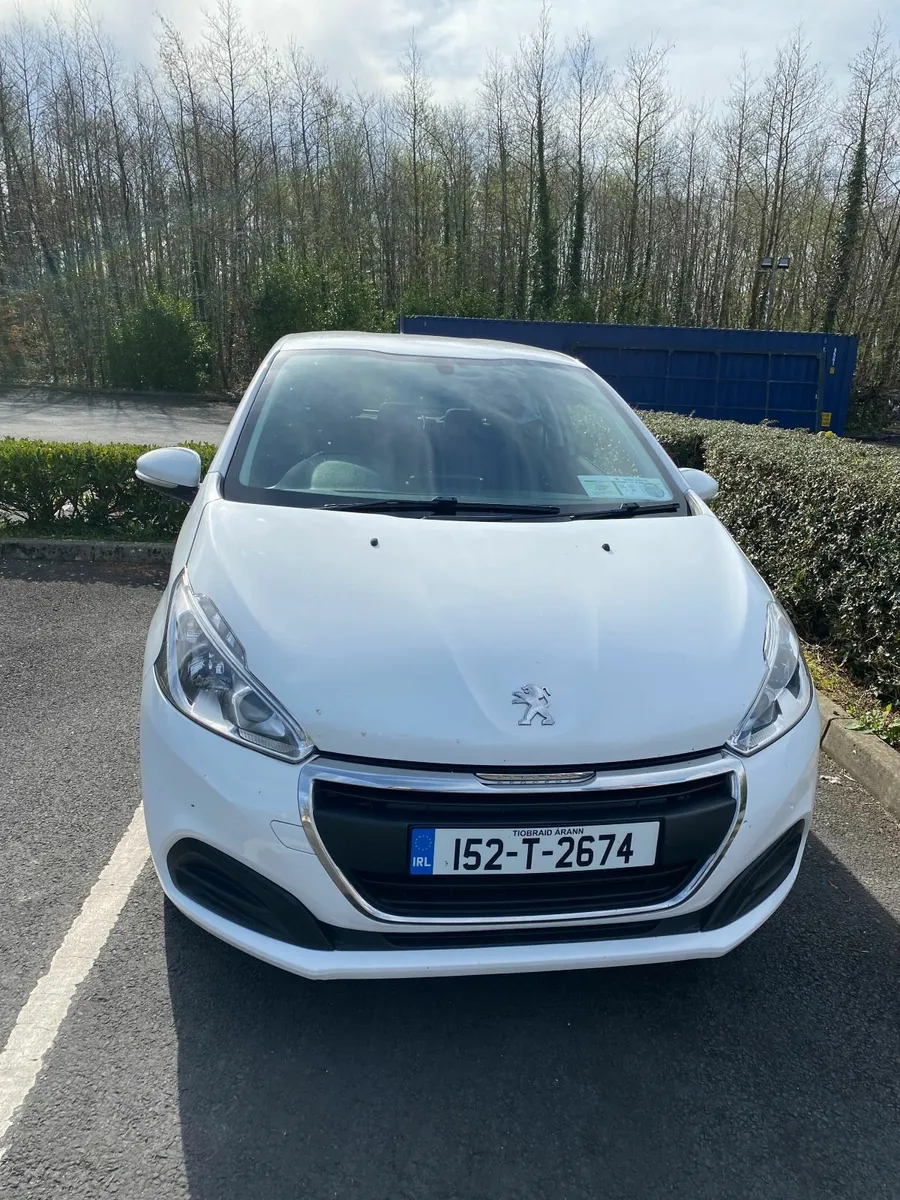 Peugeot 208 2015 - Image 1