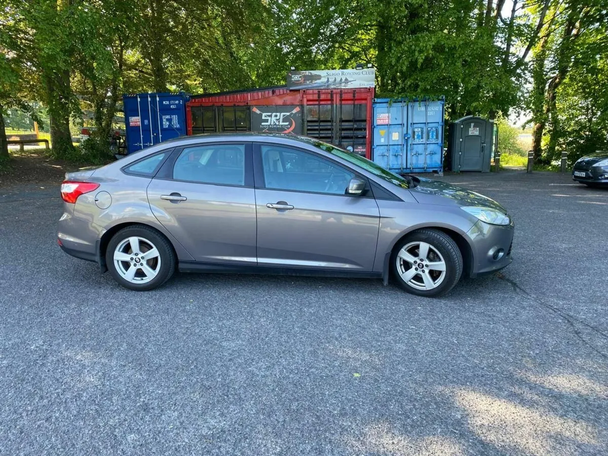 Ford Focus 2011 - Image 2