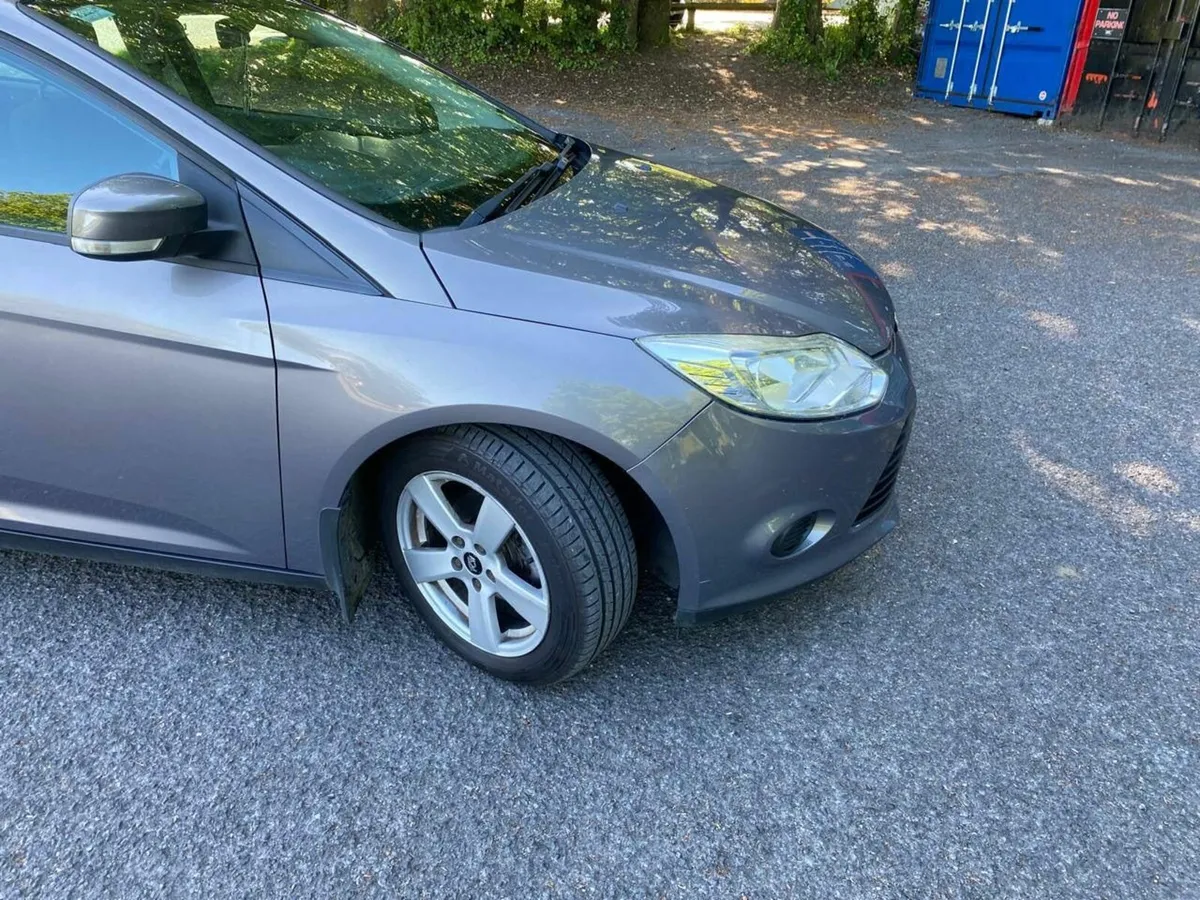 Ford Focus 2011 - Image 3