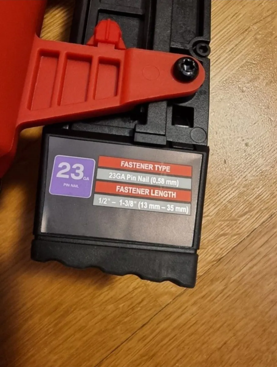Milwaukee M12 23 Gauge Pin Nail Gun Kit - Image 4