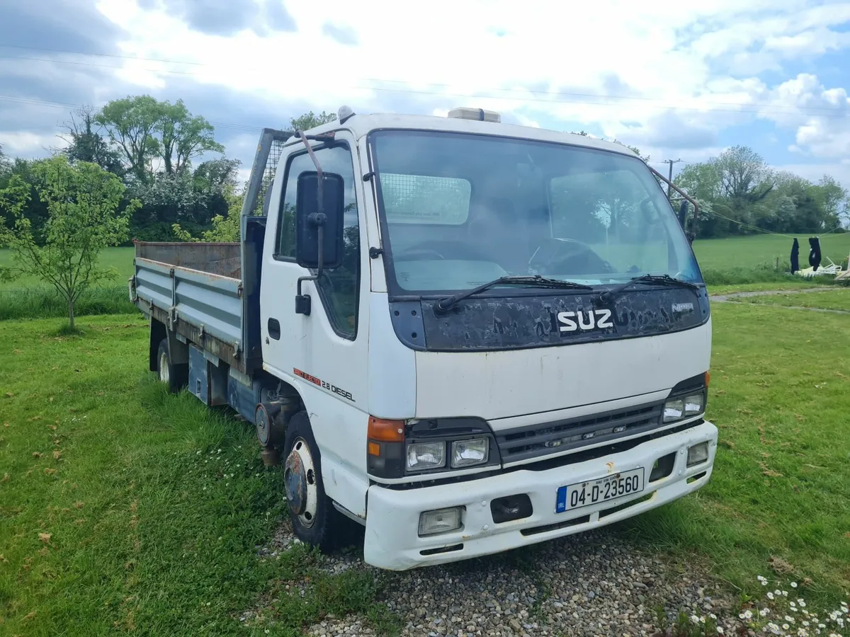 Isuzu NPR 2004 3.5t tipper - Image 1
