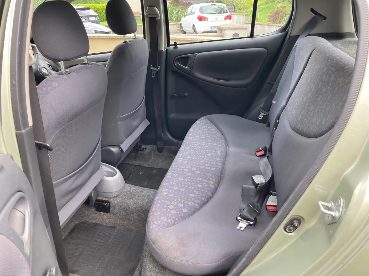 Toyota Yaris 1.3 Luna - Image 4