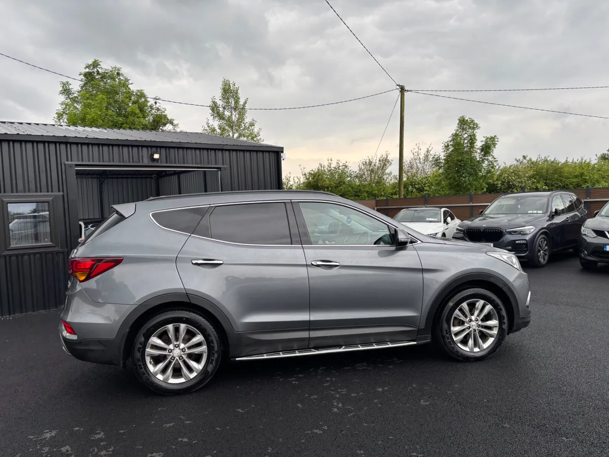 Hyundai Santa Fe 2017 Executive 4x4 - Image 3