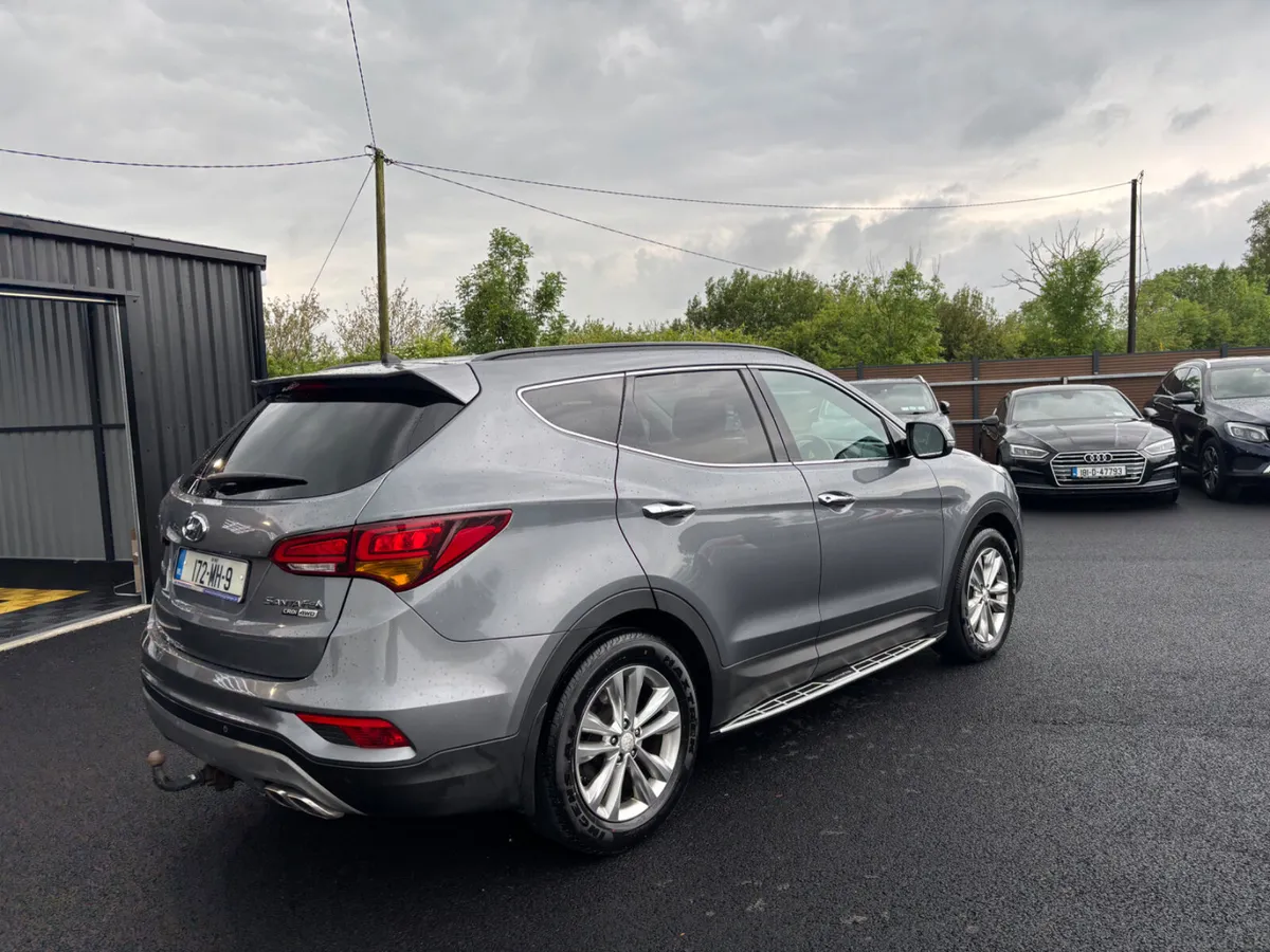 Hyundai Santa Fe 2017 Executive 4x4 - Image 4