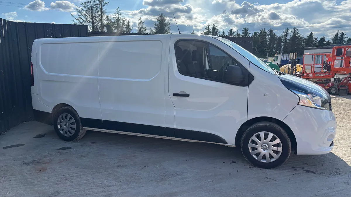 2017 Renault Trafic - Image 4