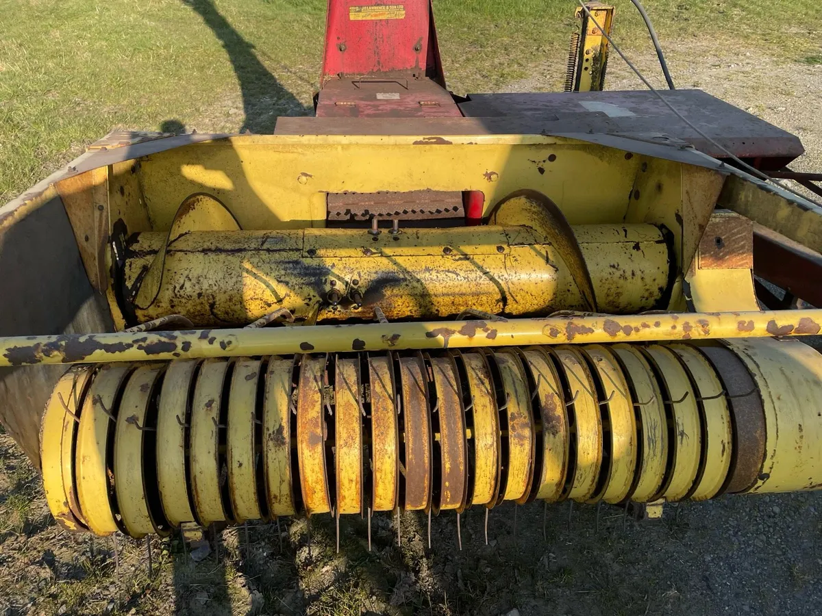 New Holland 715 Harvester - Image 2