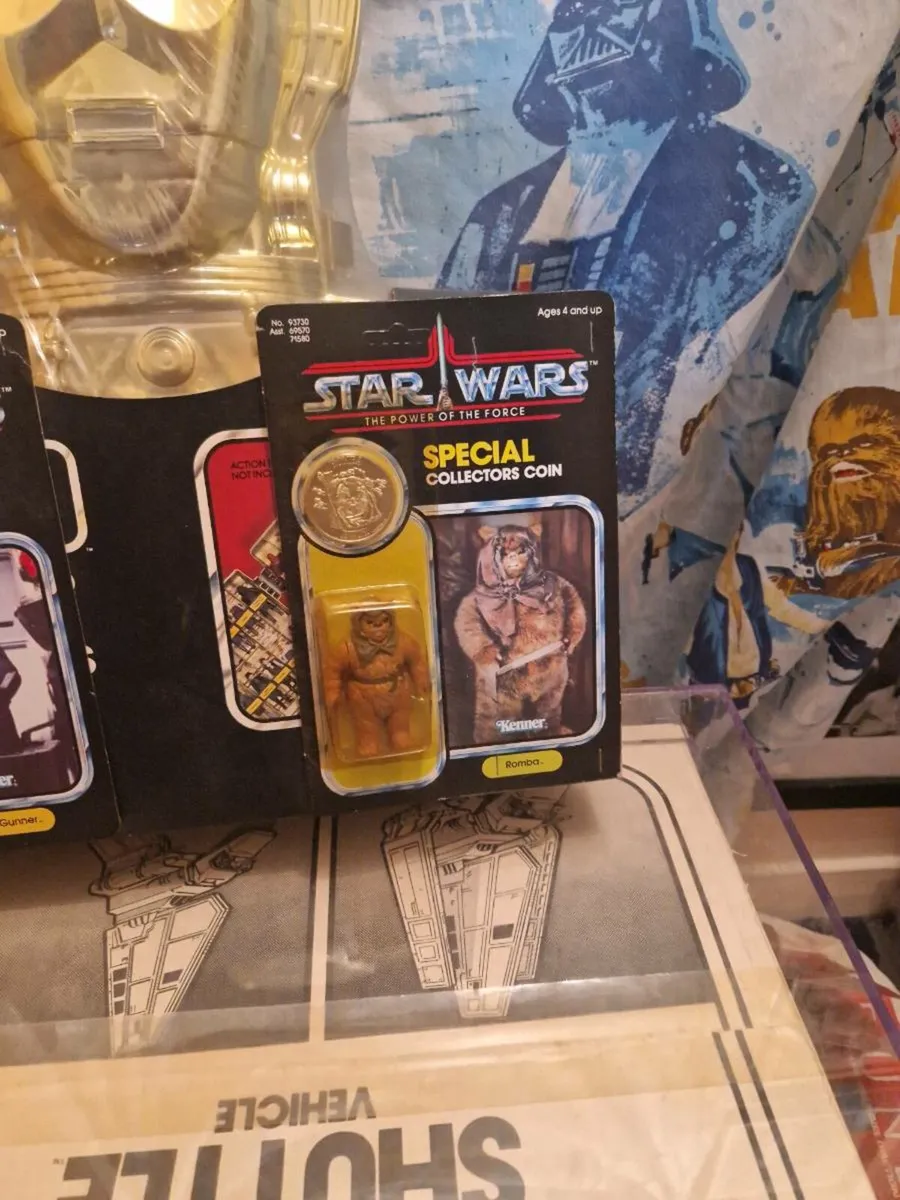 Vintage Rare C3PO Figure Case & POTF Last 17 - Image 4