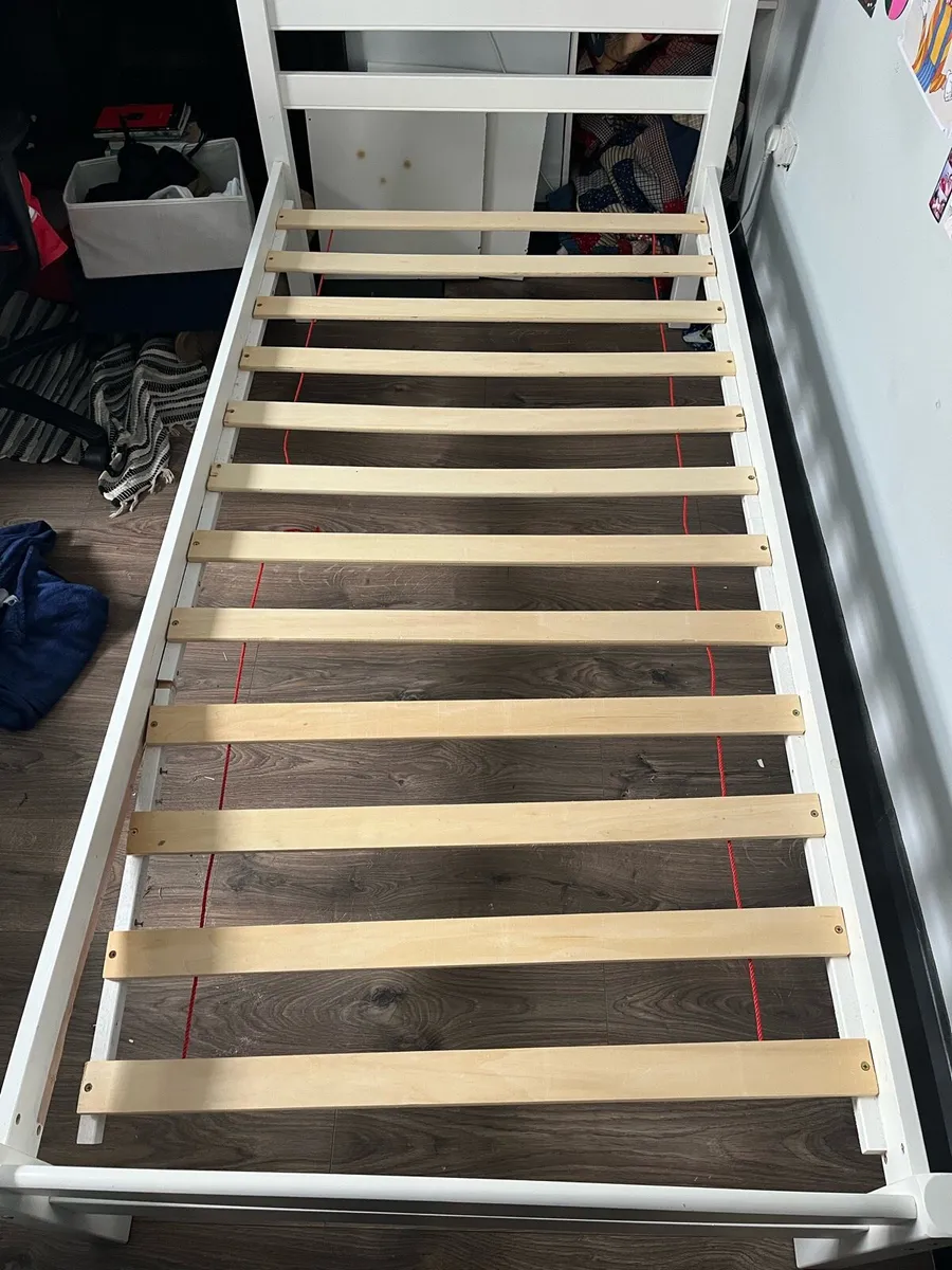 Child’s single bed - Image 1