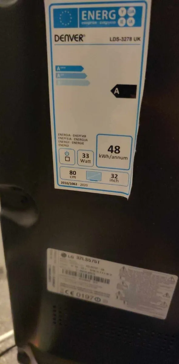 LG 32inch TV + HDMI Cable - Image 3
