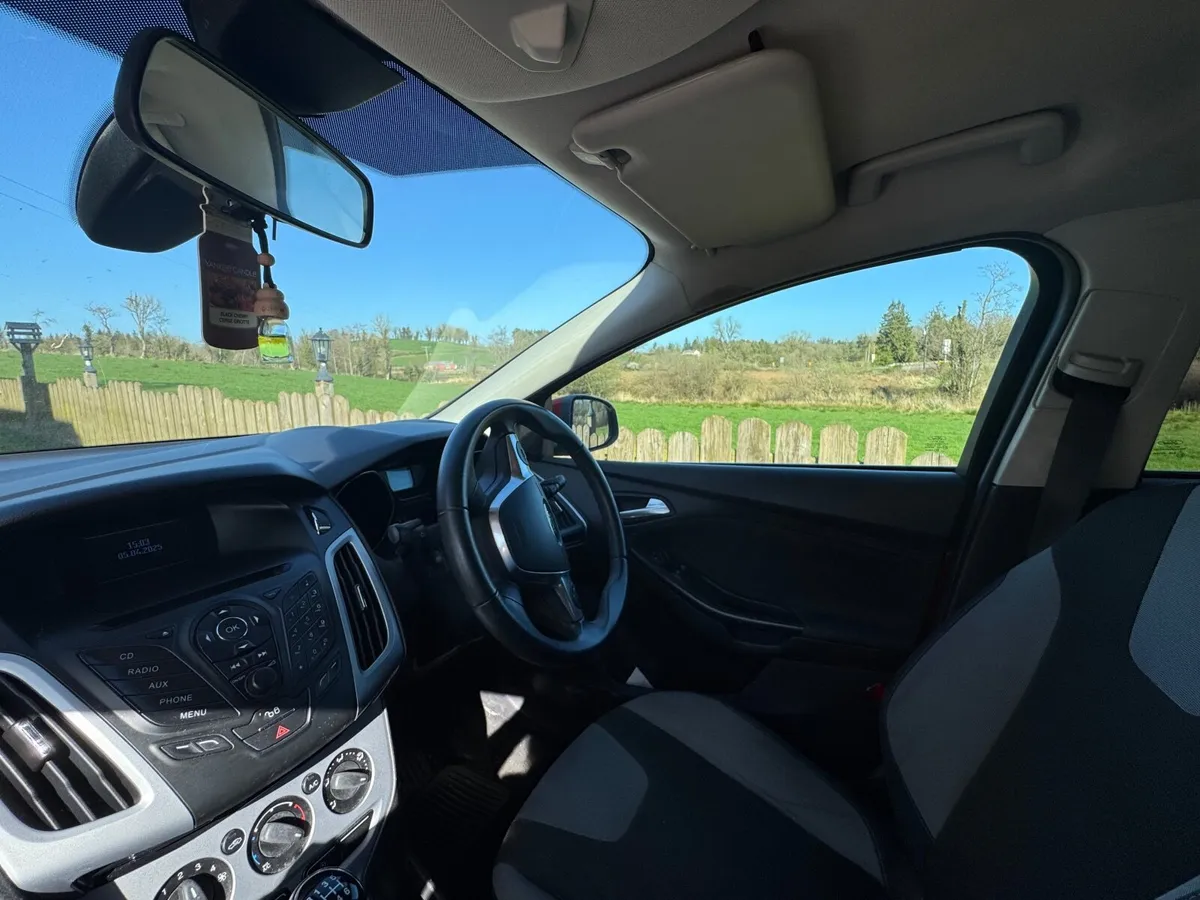 Ford Focus 2013 - Image 2