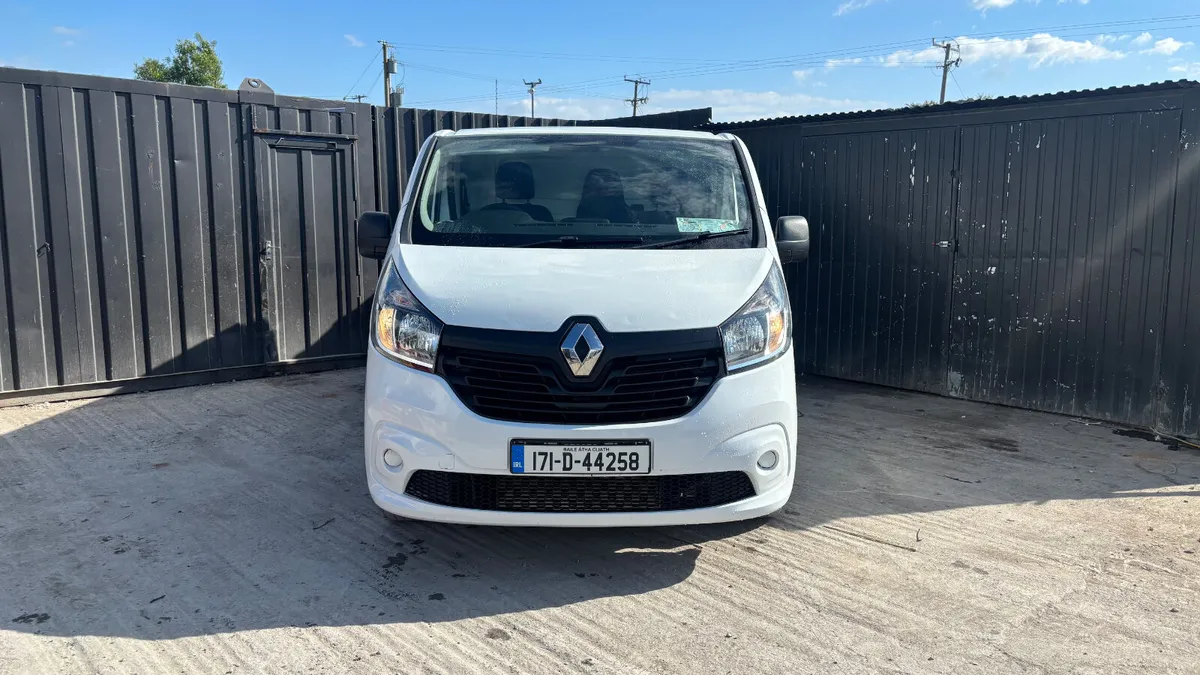 2017 Renault Trafic - Image 2