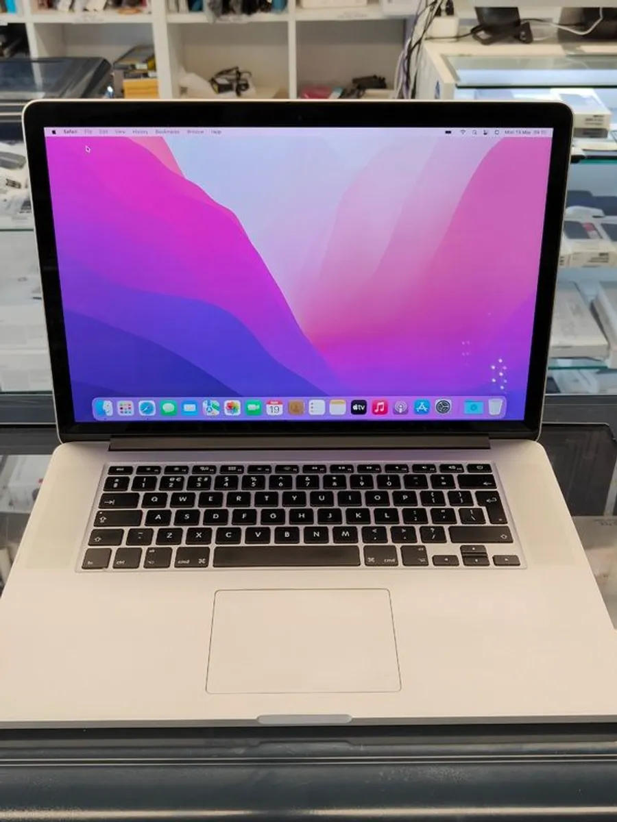 Apple MacBook Pro A1398 Retina 15.4" Mid 2015 256GB SSD 16GB Ram 2.50 GHz Core i7 macOS Monterey (Battery Cycle: 1276) - Image 3