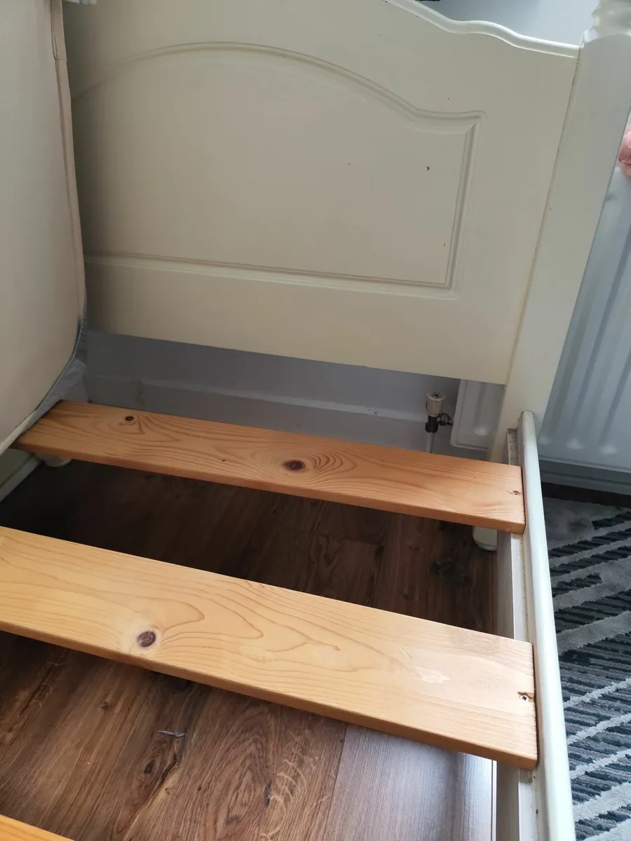Single bed frame - Image 1