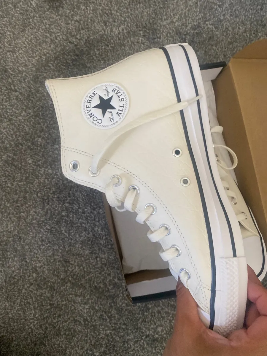 Converse - Image 1
