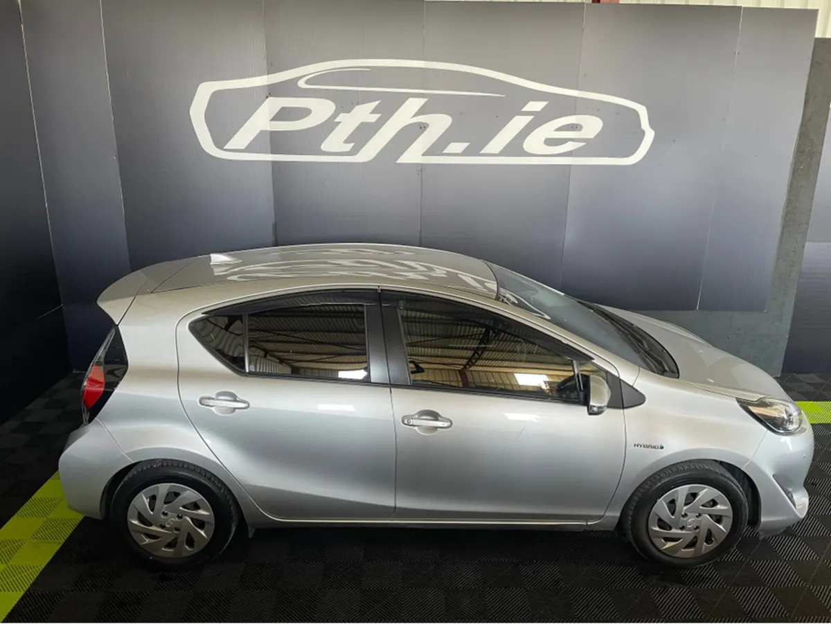 Toyota Aqua 1.5 DAA-NHP10 5DR AUTO - Image 4