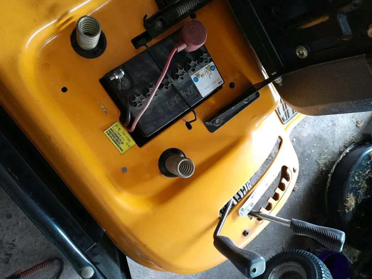 Lawnmower for parts or fix - Image 2