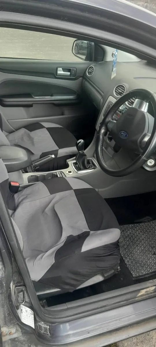 Ford Focus 2010 - Image 3
