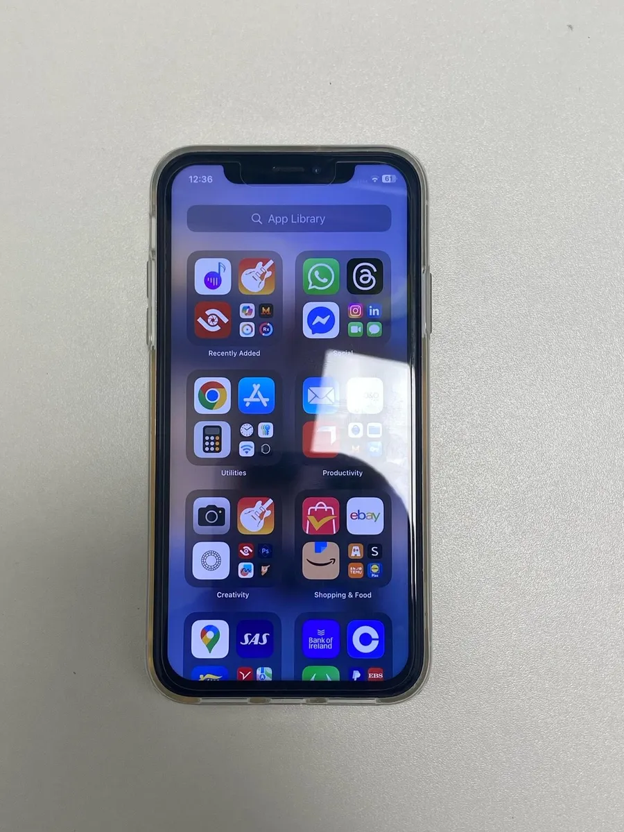 white iPhone Dual SIM any network - Image 2