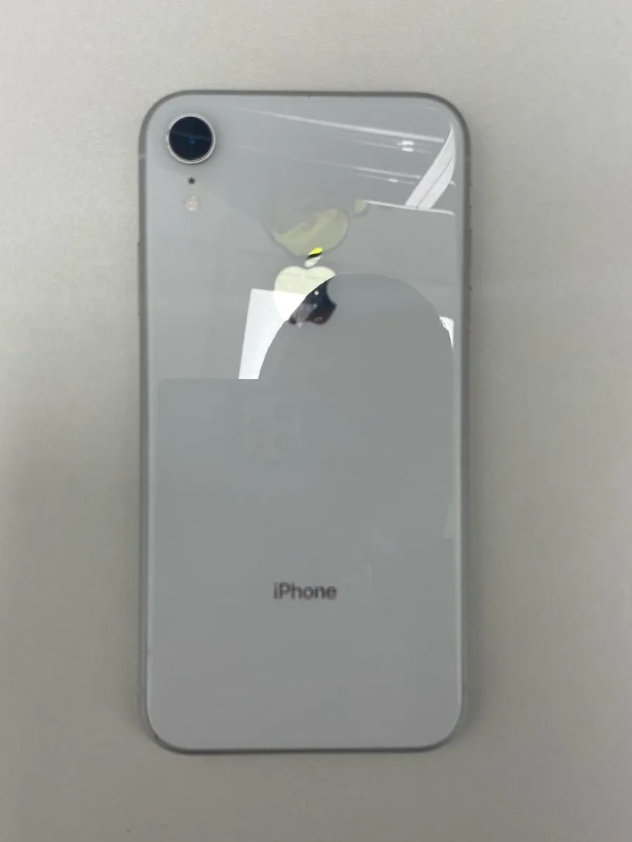 white iPhone Dual SIM any network - Image 1