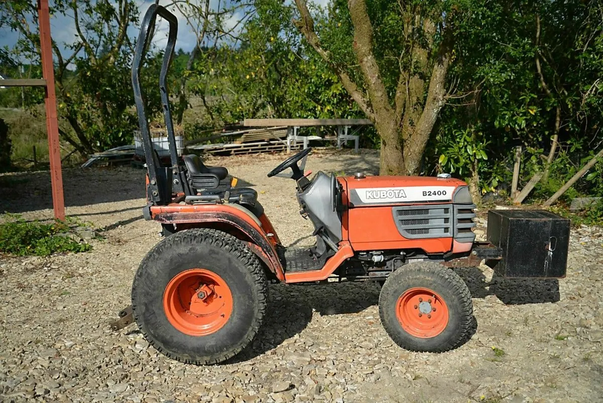 Kubota B2400 compact tractor 24hp - Image 1