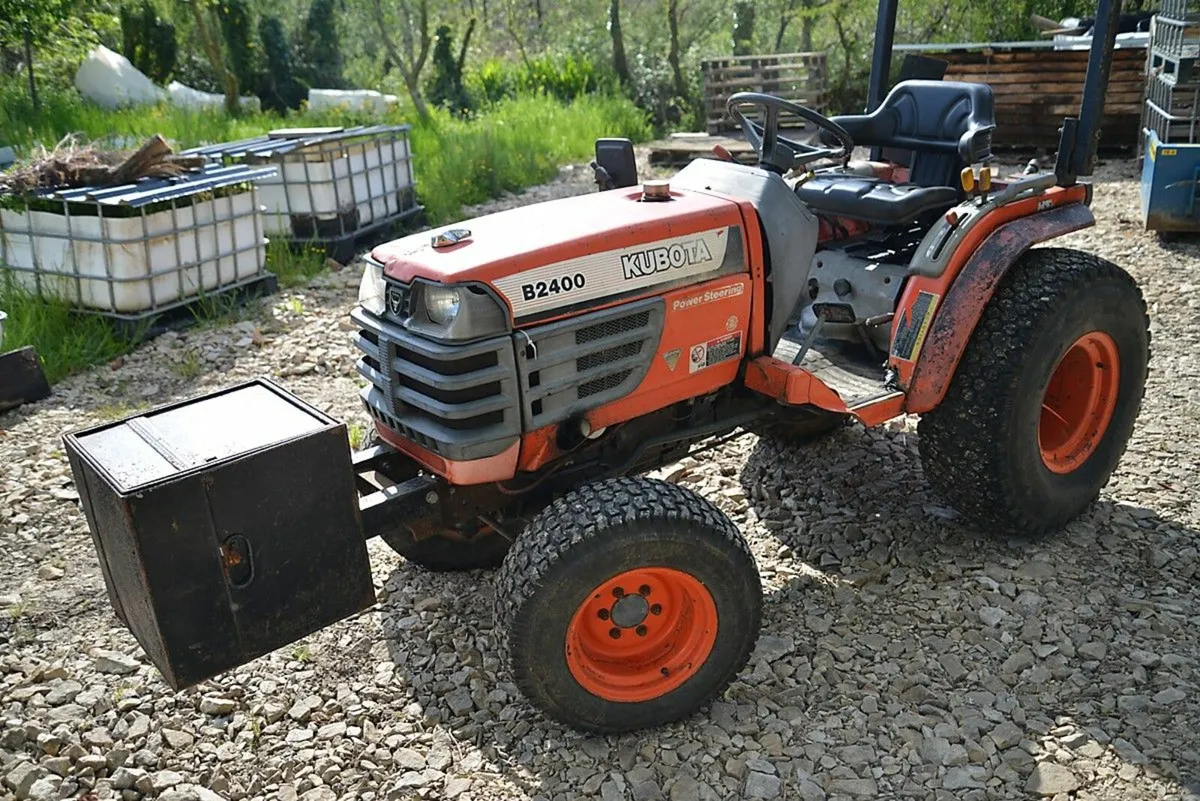 Kubota B2400 compact tractor 24hp - Image 3