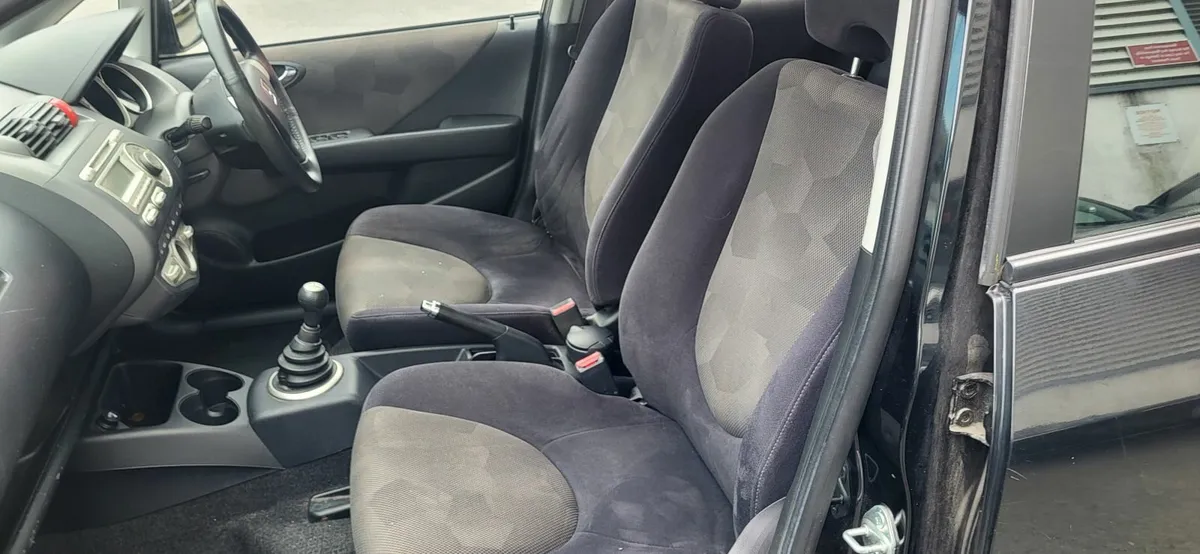 Honda Jazz 2006 - Image 2