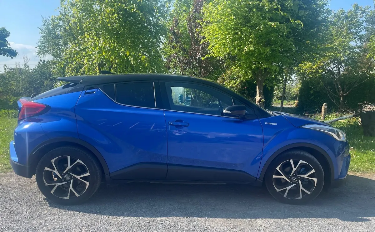 Toyota C-HR Luna Sport 2018 - Image 1