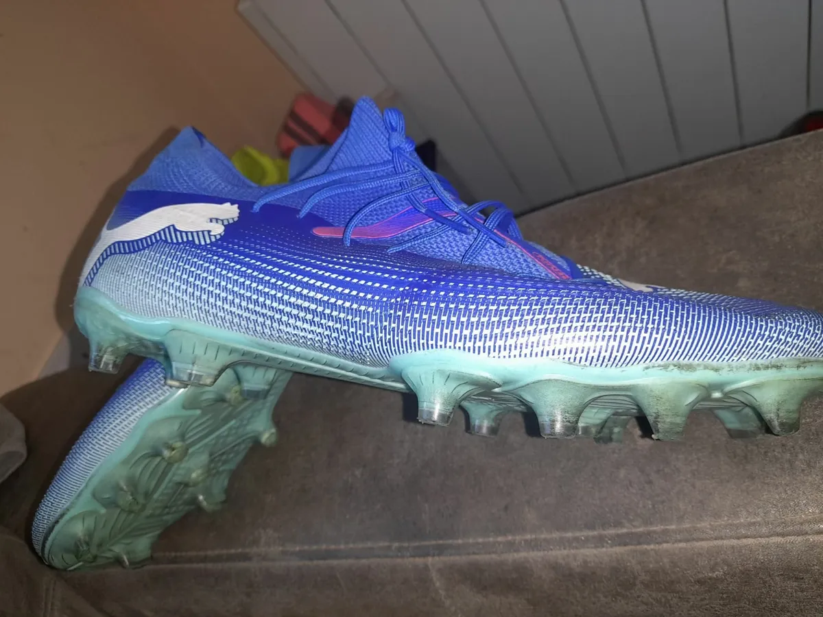 Puma Football boots size 9 UK - Image 1