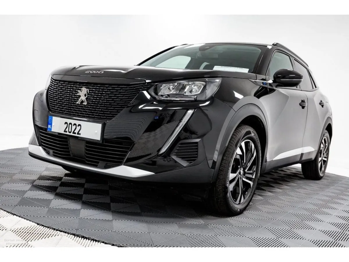 Peugeot 2008 E-allure Premium 50kwh Auto 136HP - Image 3