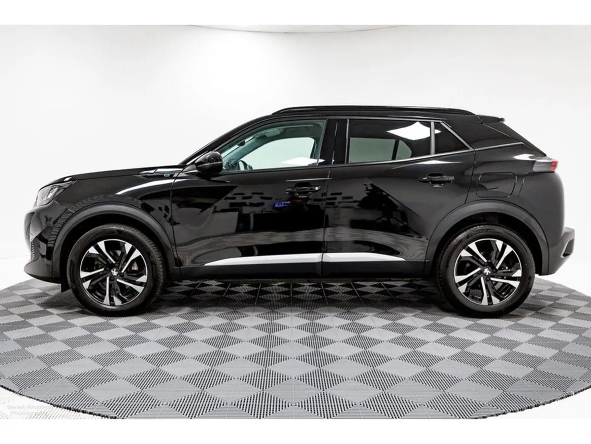 Peugeot 2008 E-allure Premium 50kwh Auto 136HP - Image 4