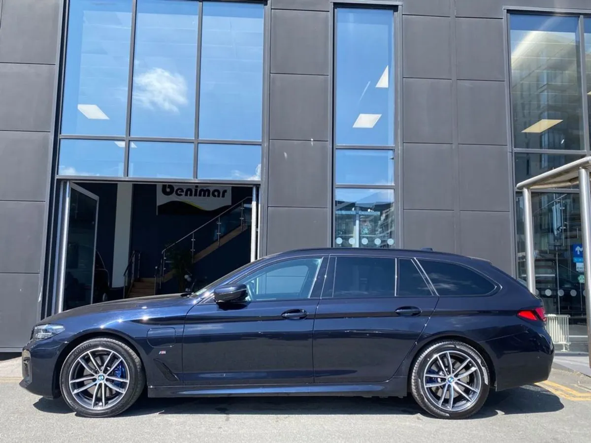 BMW 5 Series Touring 530e M-sport Auto (phev) - Image 4