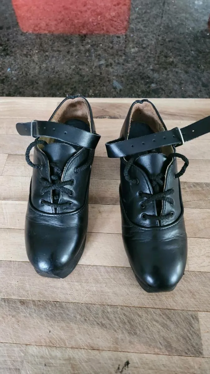 Irish Dancing Fays Shoes size 13.5 - Image 2