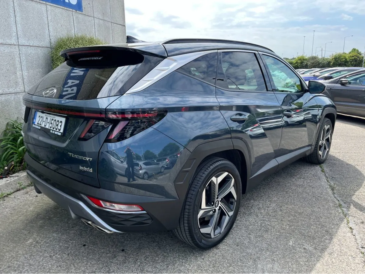 Hyundai Tucson Executive Plus 2-tone Hybrid Autom - Image 4