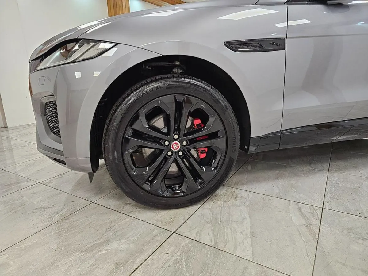 Jaguar F- PACE R Dynamic Black ED // Sliding Sunr - Image 3