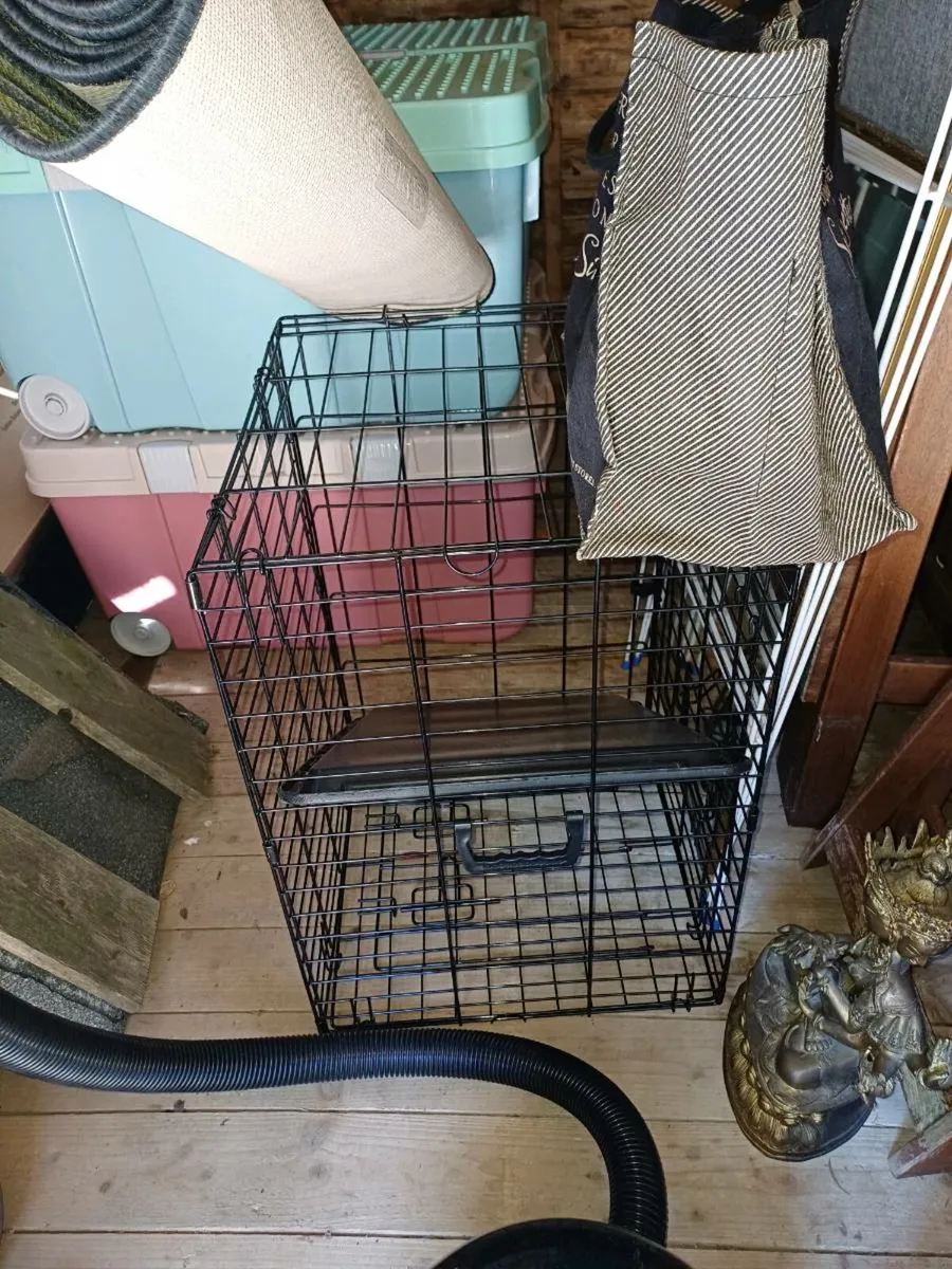 Black dog crate for medium dog. Great condition - Image 1
