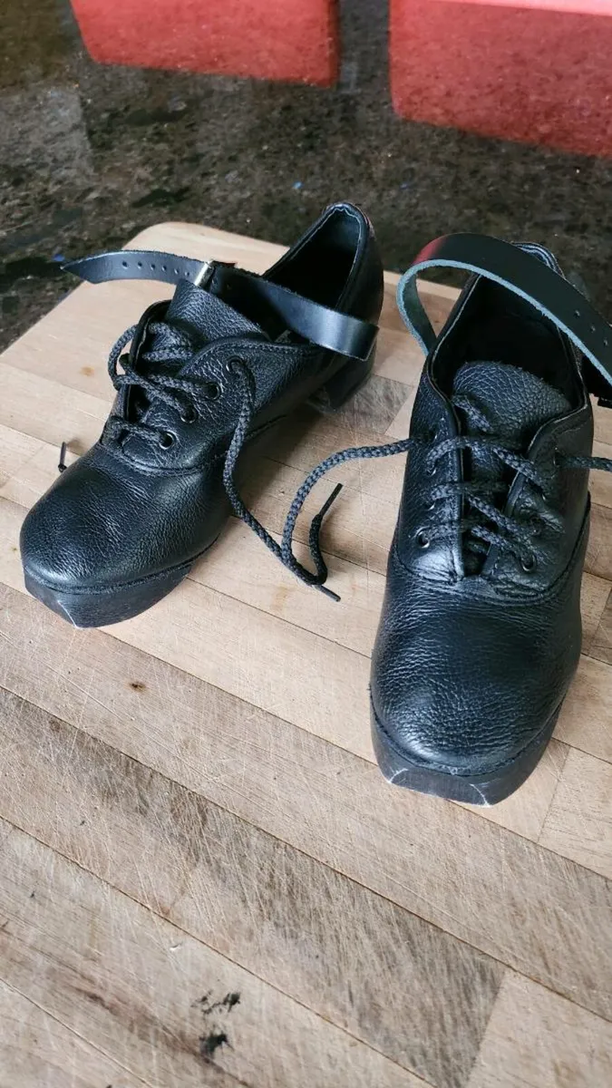 Irish Dancing Antonio Pacelli shoes size 2.5 - Image 1