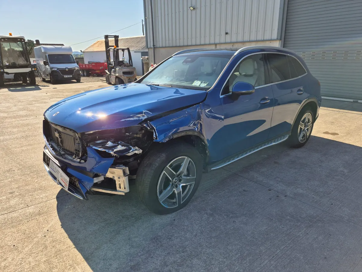 241 MERCEDES GLC 220D AMG-LINE 4 MATIC - Image 3